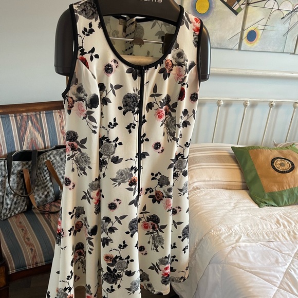 Floral Print Sleeveless Scuba Dress - Picture 1 of 3